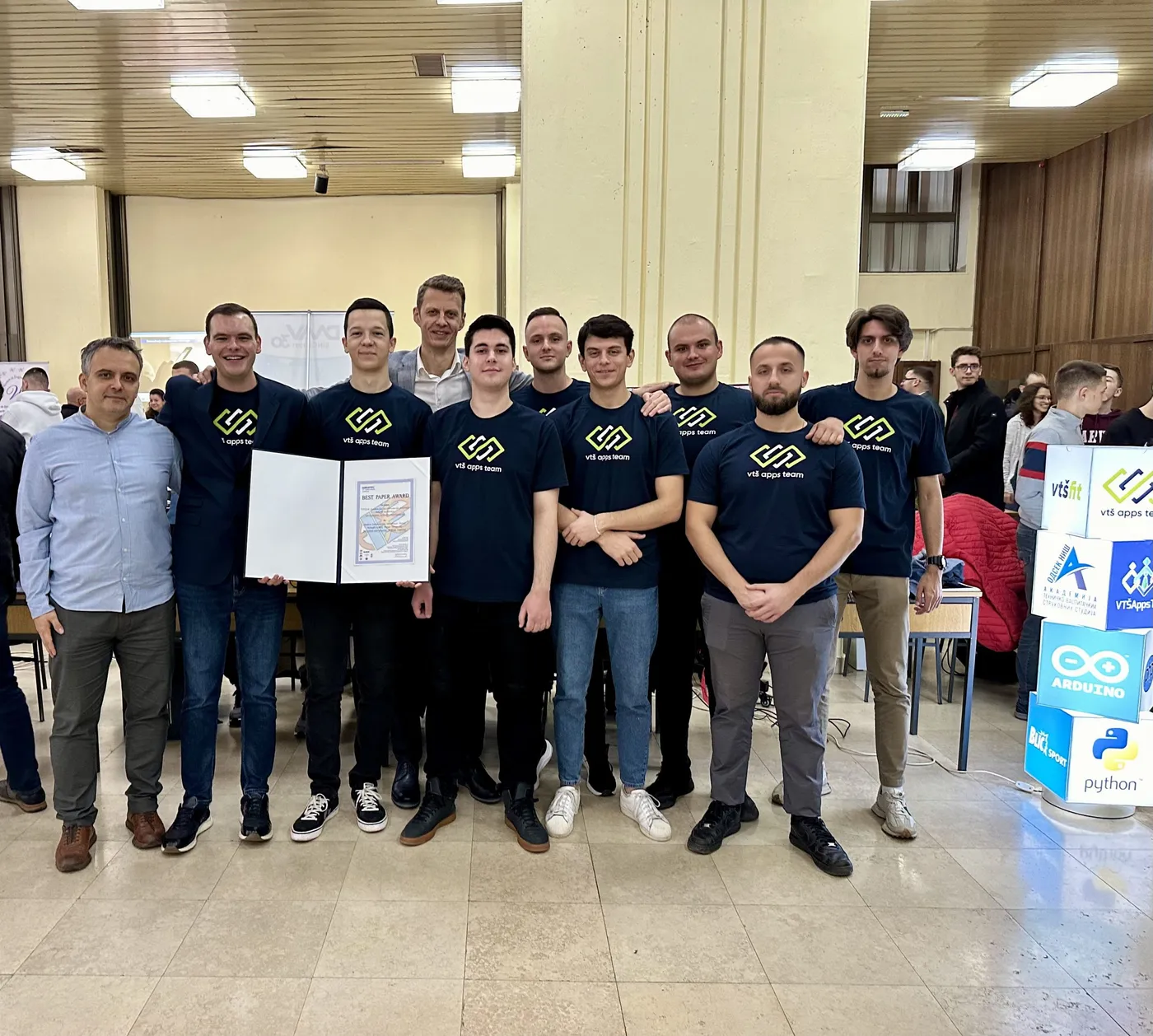 Ekipa VTŠ Apps Team-a sa diplomom na IEEESTEC konferenciji 2023.